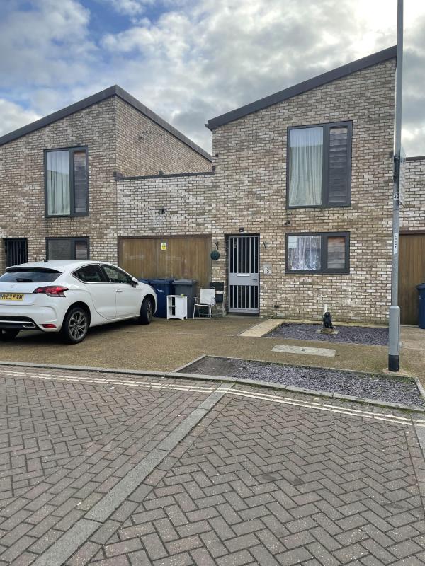 3 bed linked detached cambridge city mutual exchange