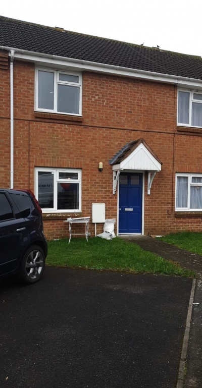  large 2 bed  needs large 2 bed north petherton