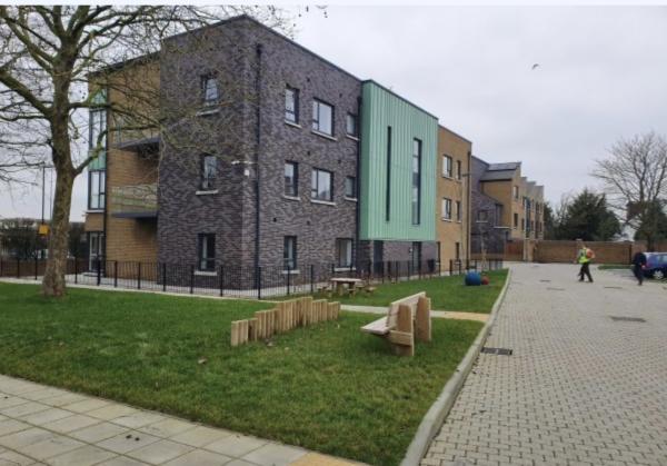 2-bed-flat--looking-for-3bed-house