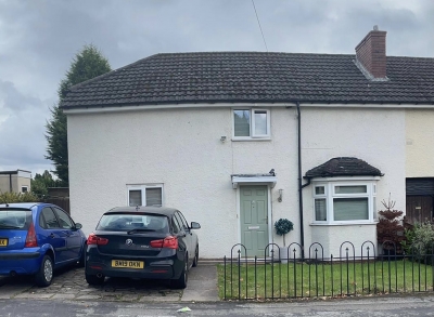 3 bedroom end terrace house Sutton Coldfield. 