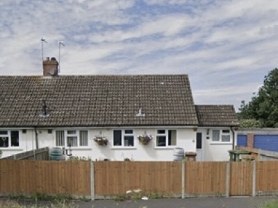 2 bedroom bungalow  near Basingstoke and Reading 