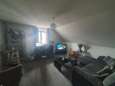  2 bed flat close to the coast 