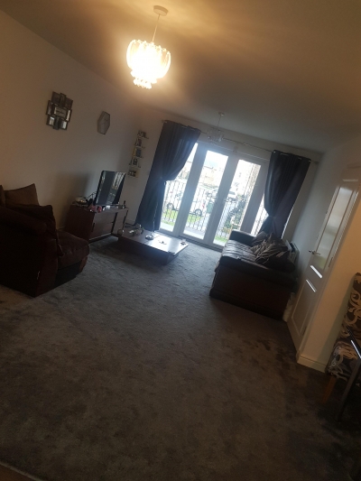 2 bed apartment with balcony private new build area