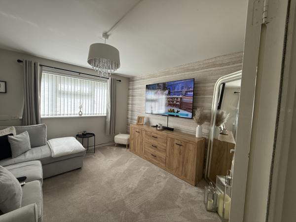 large-ground-floor-flat-in-walsall
