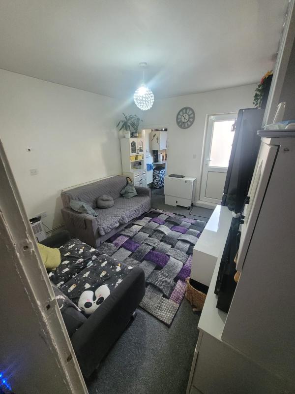 looking-for-a-3-or-4-bedroom-house