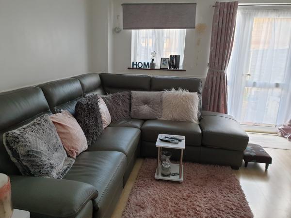 2 bedroom house with drive and garden mutual exchange