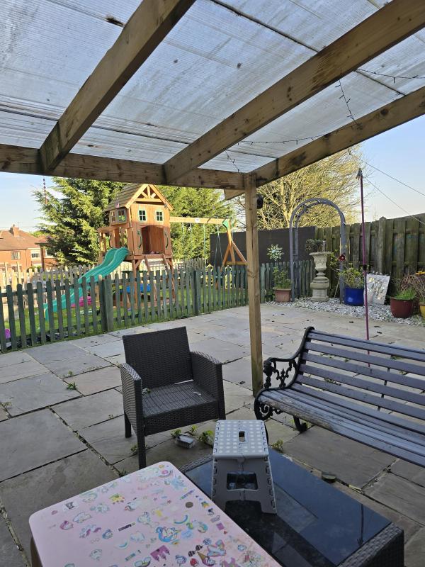 large 3 bedroom property 10 mins from w mutual exchange