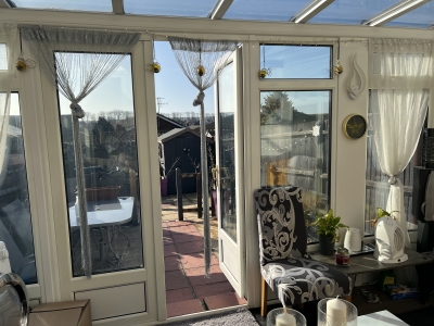 2 bed with conservatory 