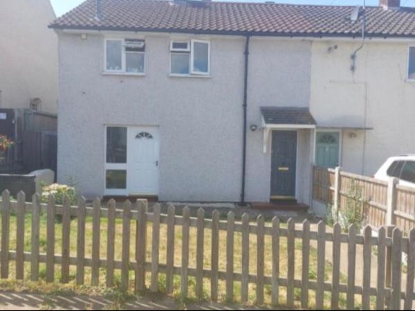 large-2-bed-house-very-quiet-area