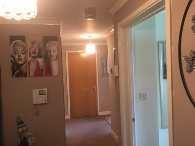 2 bed flat for 2 bed flat or house