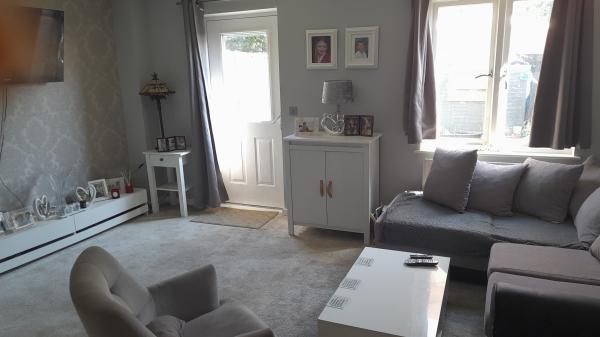 i-have-a-lovely-2-bedroom-detached-house