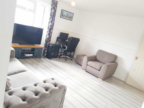 large-2-bed-maisonette-top-flat