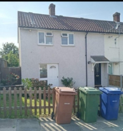 LARGE 2 BEDROOM HOUSE IN A LOVELY PEACEFUL/QUIET AREA