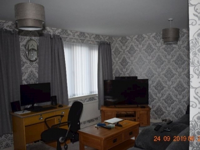 looking for 2 bed house or flat in oban